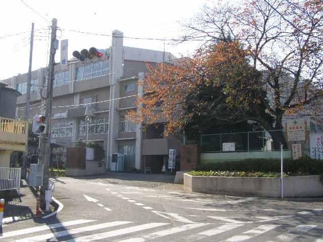 Junior high school. 1357m to Kawagoe City name fine junior high school