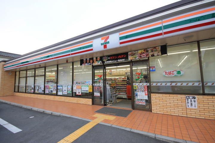 Convenience store. 835m to Seven-Eleven Kawagoe Nakamachi store (convenience store)