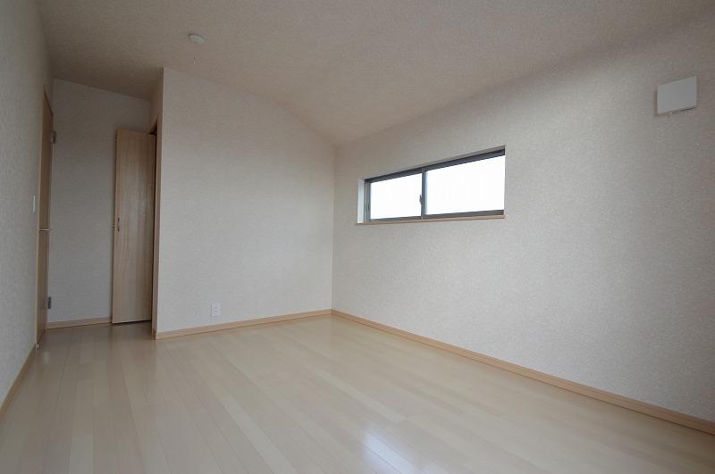 Non-living room. Indoor (12 May 2013) Shooting