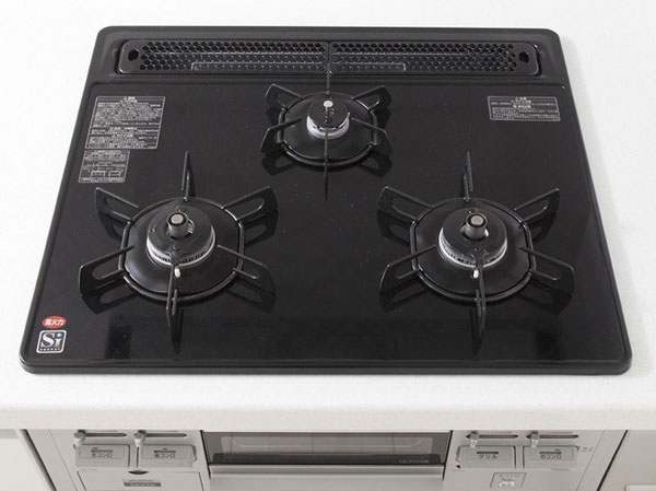 Kitchen.  [Glass top 3-burner stove] Adopt a built-in type of stove that has a full-featured. Glass top unit with less dirt, It is easy to clean.