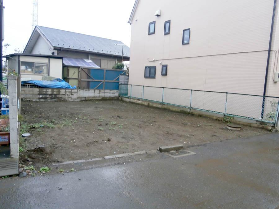 Local photos, including front road. We offer the same use the finished model house of this property. Please feel free to contact us. 