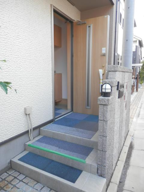 Entrance. Local (10 May 2013) Shooting