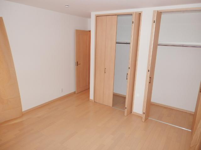 Non-living room. Local (10 May 2013) Shooting