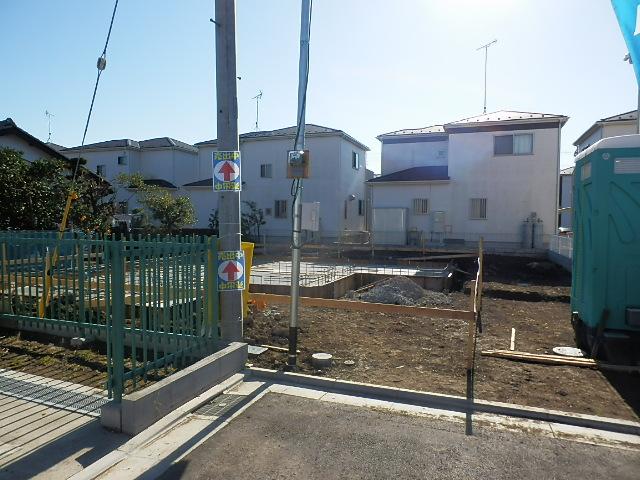 Local photos, including front road. Local (12 May 2013) Shooting