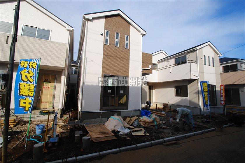 Local appearance photo. Local (12 May 2013) Shooting