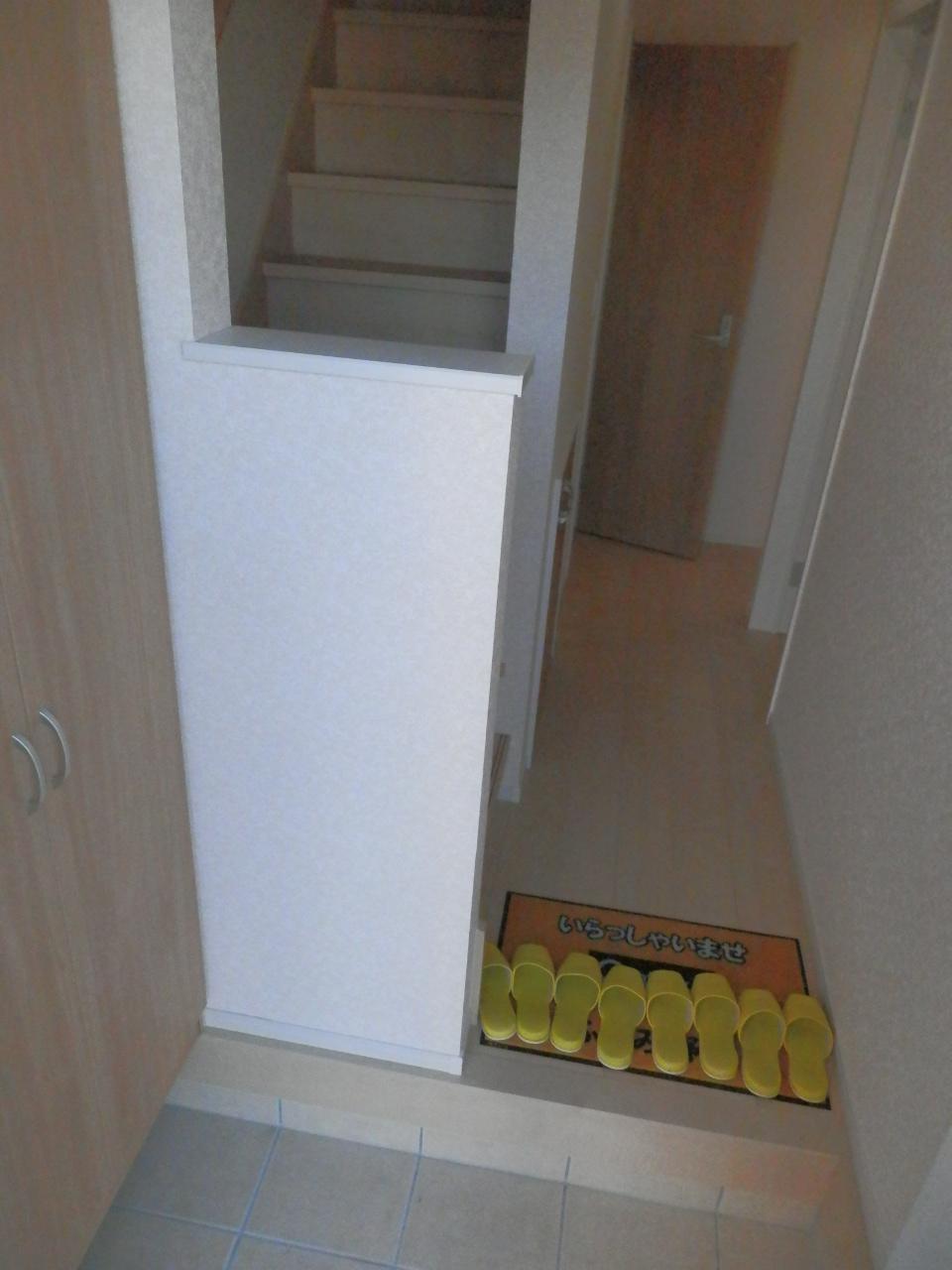 Entrance. Local (12 May 2013) Shooting