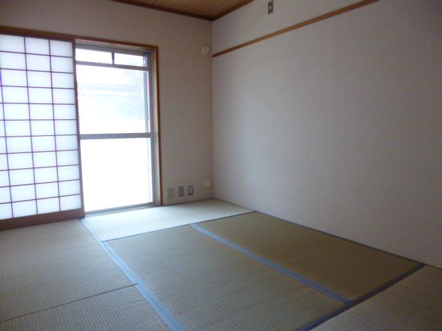 Living and room. I will very calm tatami rooms.