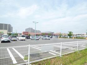 Supermarket. Yaoko Co., Ltd. until the (super) 1100m