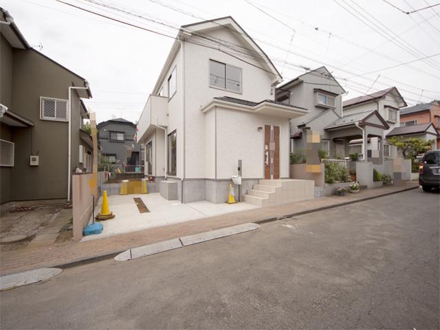 Local photos, including front road. Local (August 2013) Shooting