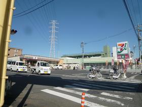 Convenience store. 260m to Seven-Eleven (convenience store)