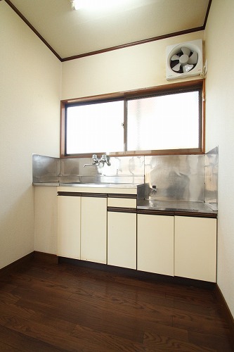 Kitchen. Apamanshop Tsurugashima shop TEL: 049-233-7511