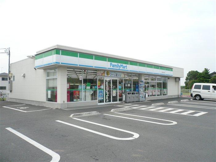 Convenience store. 900m to FamilyMart