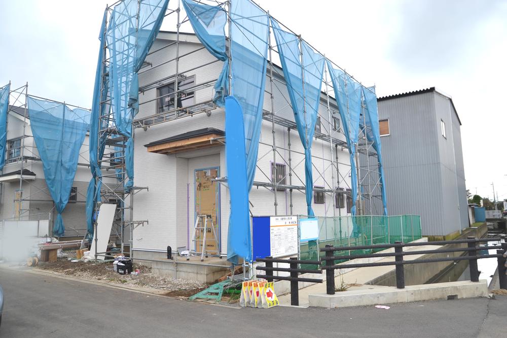 Local appearance photo. Local (10 May 2013) Shooting