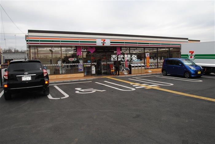 Convenience store. 950m to Seven-Eleven