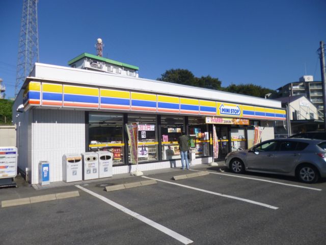 Convenience store. MINISTOP up (convenience store) 360m