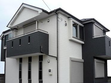 Local photos, including front road. Reference: construction cases