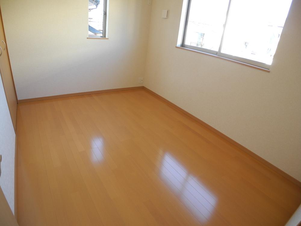 Non-living room. Indoor (12 May 2013) Shooting