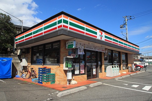 Convenience store. Seven-Eleven Tsurugashima Kawatsuru store up (convenience store) 1068m