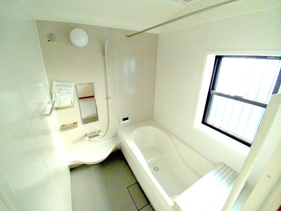 Bathroom. Was building completed. Such as the actual image from per yang, We have to wait all the time so you can see directly. 