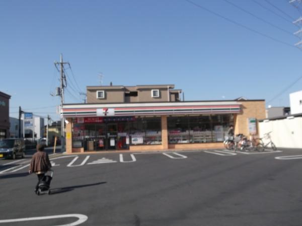 Convenience store. 200m Seven-Eleven convenience store to