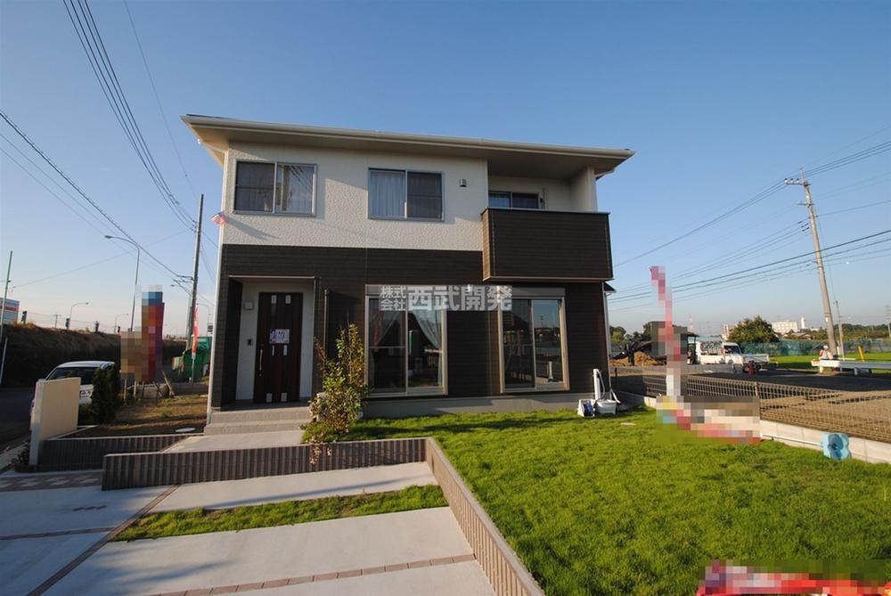 Local appearance photo. Local (10 May 2013) Shooting