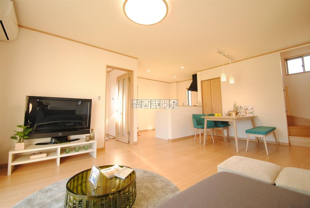 Living. Indoor (11 May 2013) Shooting