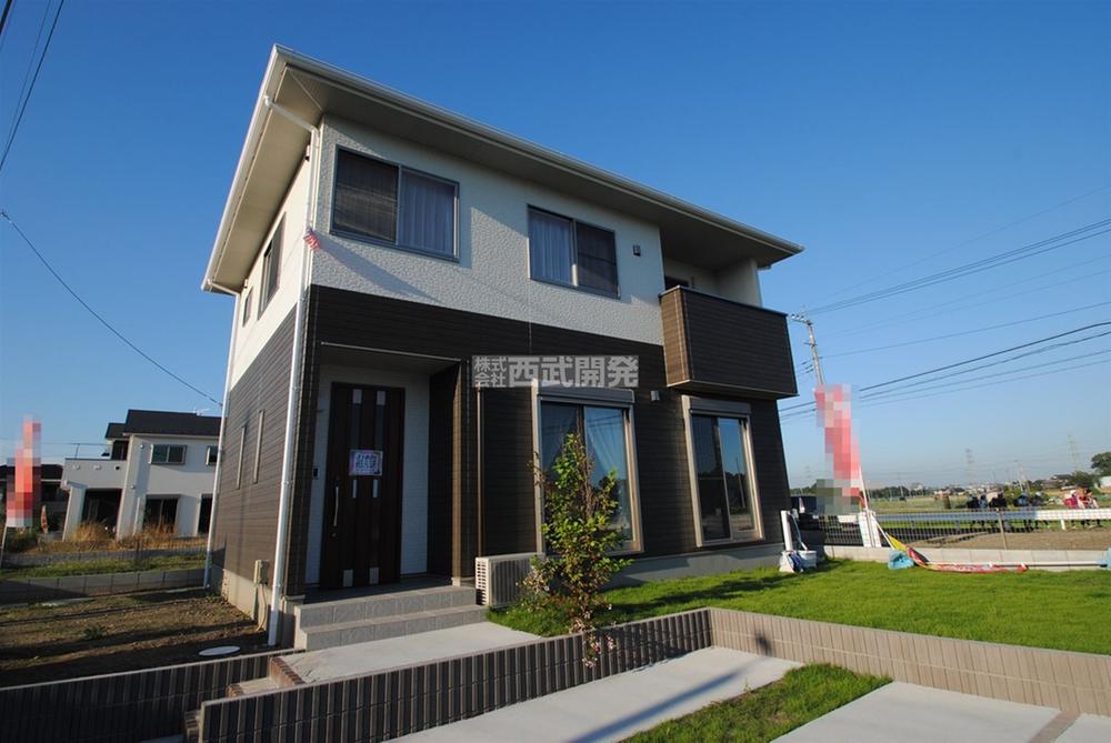 Local appearance photo. Local (10 May 2013) Shooting