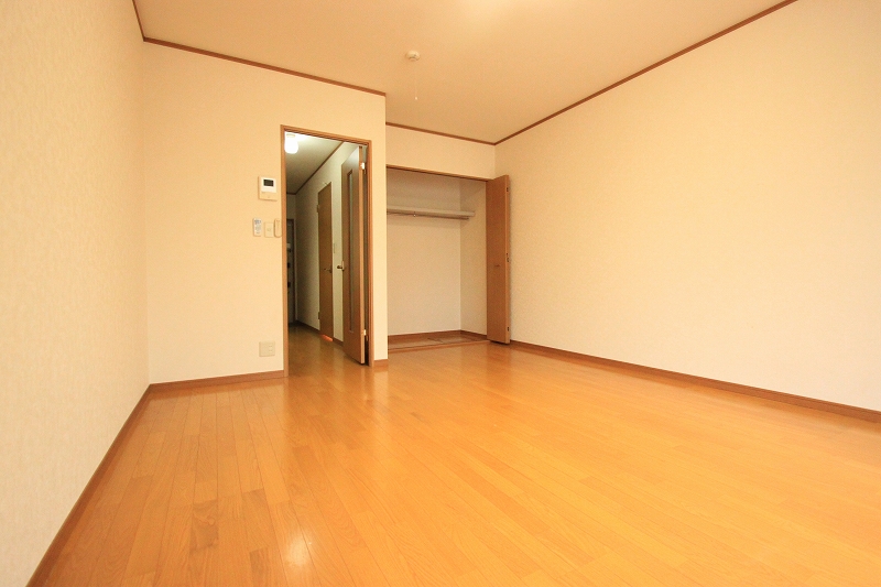 Living and room.  ■ Same apartment It is similar to photo