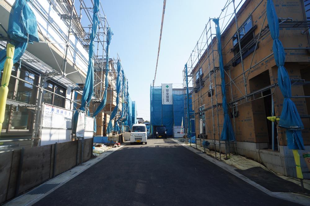 Local photos, including front road. Local (11 May 2013) Shooting