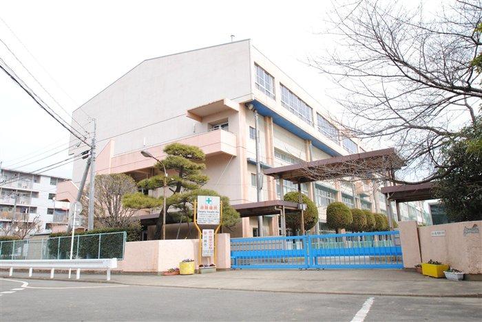 Junior high school. Kasumigasekihigashi 2200m until junior high school