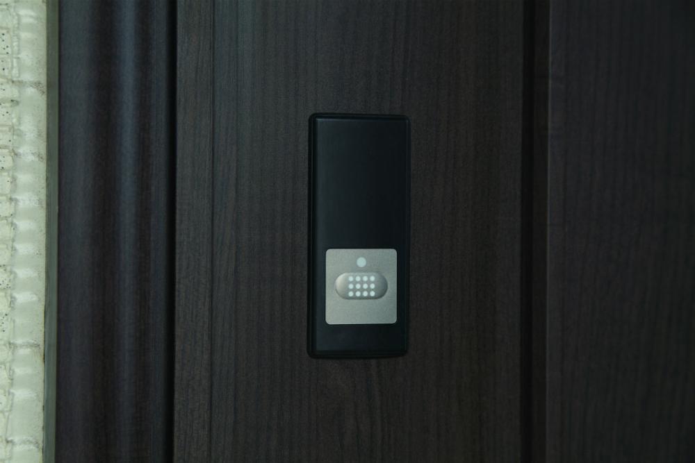 Other Equipment. Press the touch button on the front door, You can lock and unlock only summarizes the key up and down two places holding the card tag key. Such as when baggage is often, You can easy to operate. 