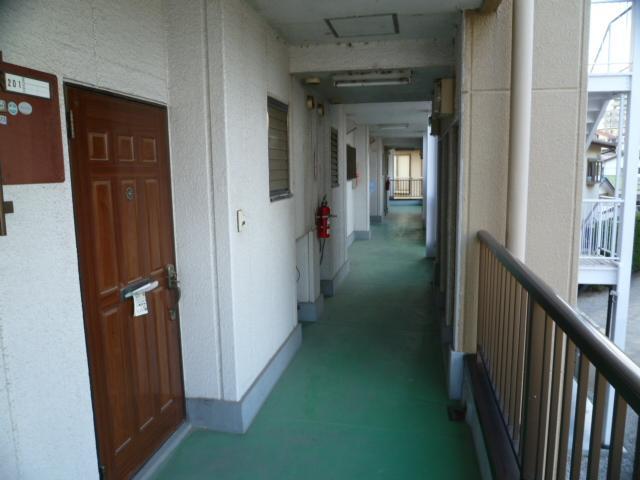 Other common areas. aisle