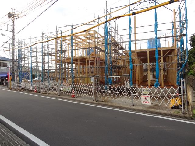 Local photos, including front road. Local (10 May 2013) Shooting