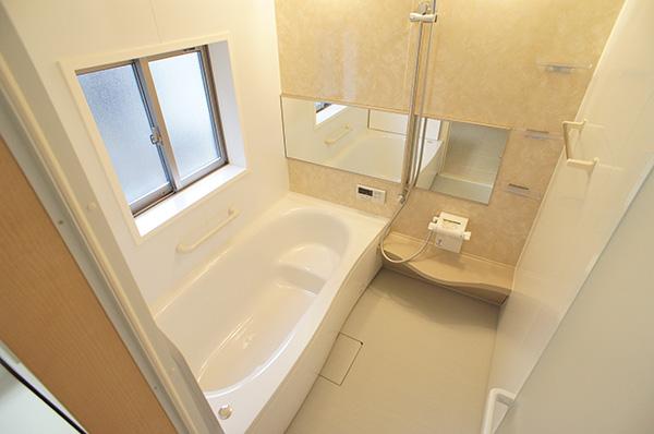 Bathroom. Indoor (11 May 2013) Shooting 1 Building