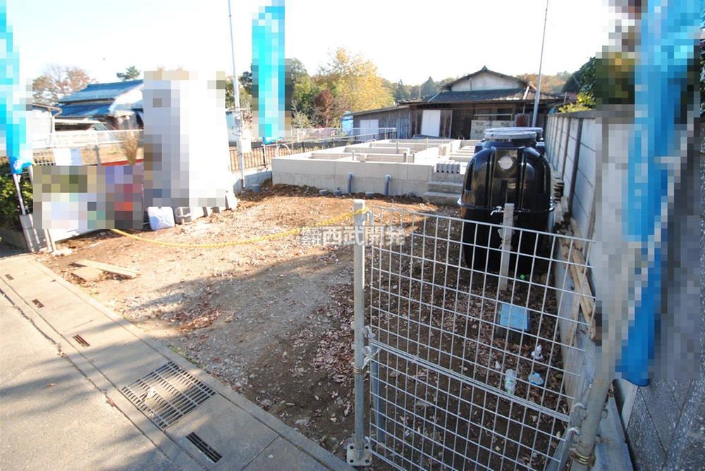 Local photos, including front road. Local (11 May 2013) Shooting