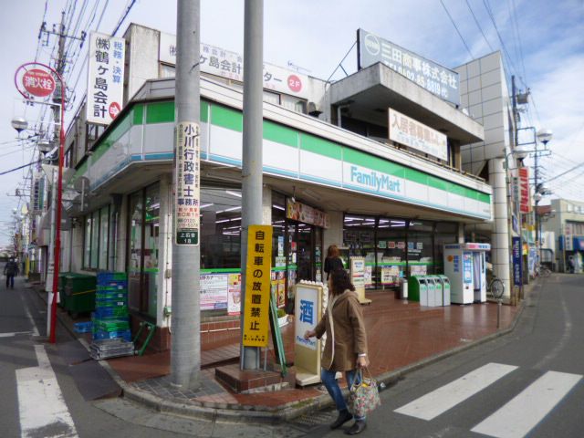 Convenience store. 360m to Family Mart (convenience store)