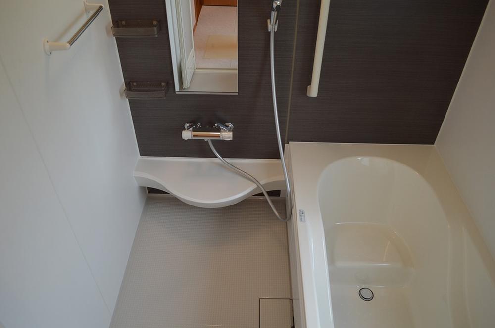 Bathroom. ■ Spacious 1 pyeong type bathroom Freely alone, It is wide enough even went along with the child.