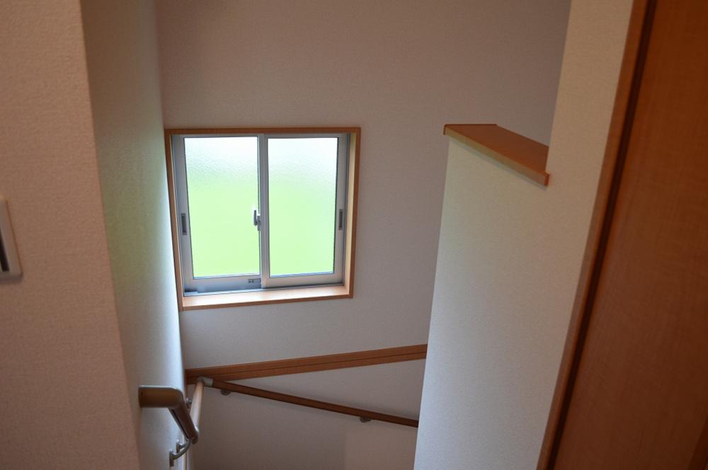 Other introspection. There is a window to the stairs, Day ・ It is good for both ventilation.