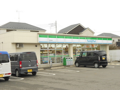 Convenience store. 847m to Family Mart (convenience store)