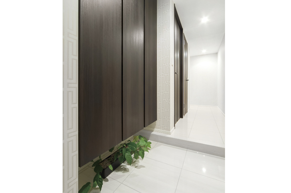  [Entrance] It can be stored as well, such as an umbrella to footwear input having a height, Clean space. In the hallway is a crank type that leads from the front door, Not see the room directly, Also increases privacy of