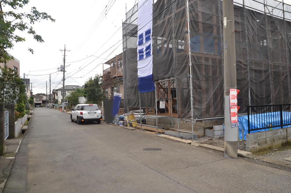 Local photos, including front road. Local (10 May 2013) Shooting