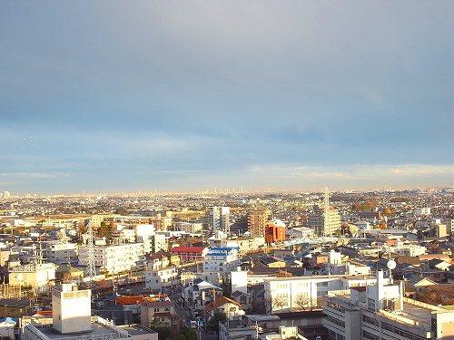 View photos from the dwelling unit. top floor, View from the east-facing balcony is a masterpiece. Why do not you start a fresh one day wake up in the morning sun.