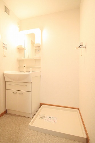 Washroom. Apamanshop Tsurugashima shop TEL: 049-233-7511