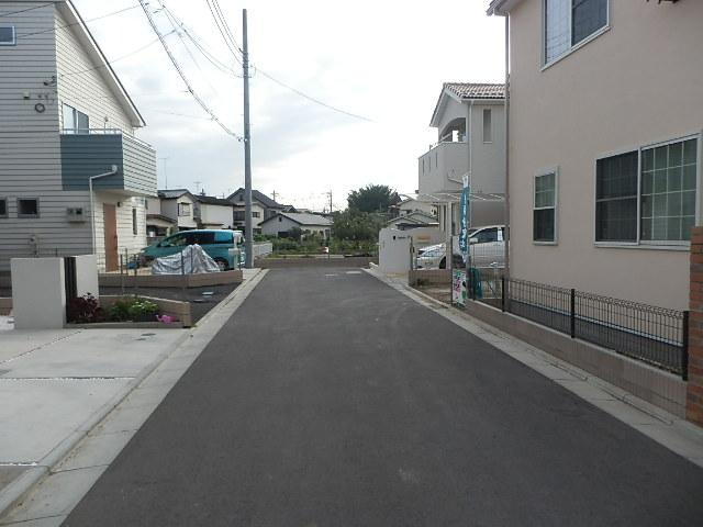 Local photos, including front road. Local (10 May 2013) Shooting