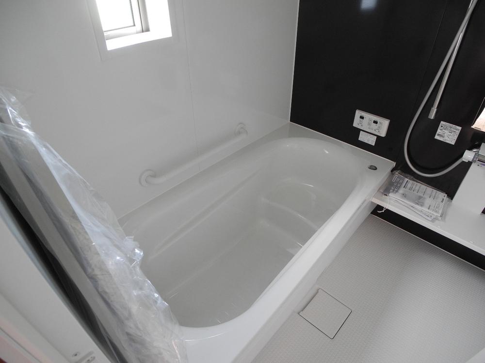 Same specifications photo (bathroom). Bathroom same specifications