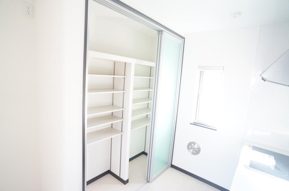 Kitchen. Indoor (11 May 2013) Shooting