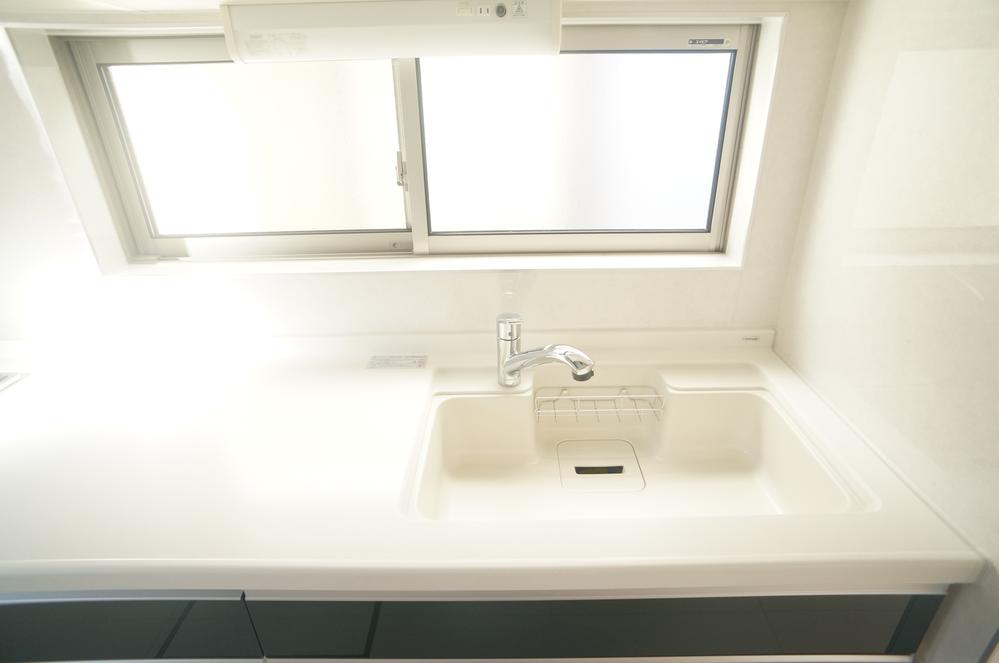 Kitchen. Indoor (11 May 2013) Shooting