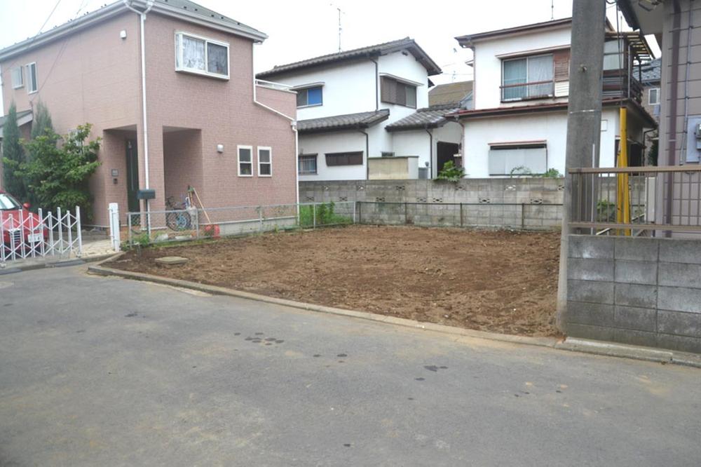 Local photos, including front road. Local (August 2013) Shooting