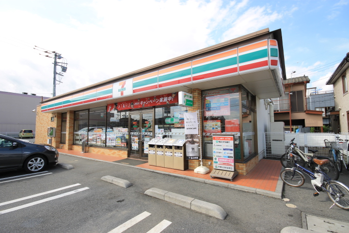 Convenience store. Seven-Eleven 401m to Kawagoe Miyamoto Machiten (convenience store)