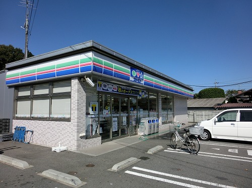 Convenience store. Three F Kawagoe Matoba store up (convenience store) 517m